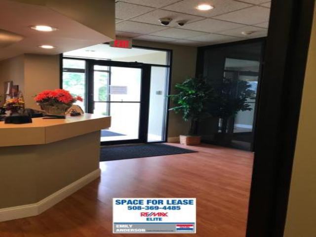 309 Taunton Ave - Photo 3 of 6