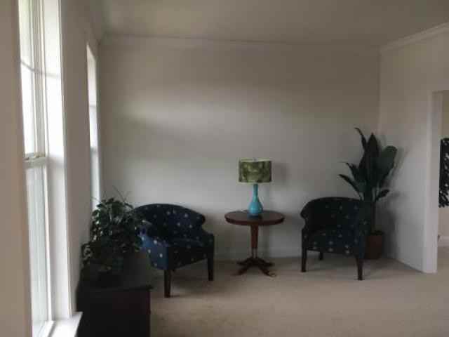 205 Providence Ln - Photo 3 of 6