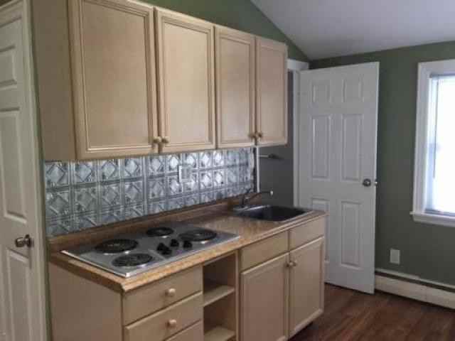 312 Ellery St - Photo 2 of 6