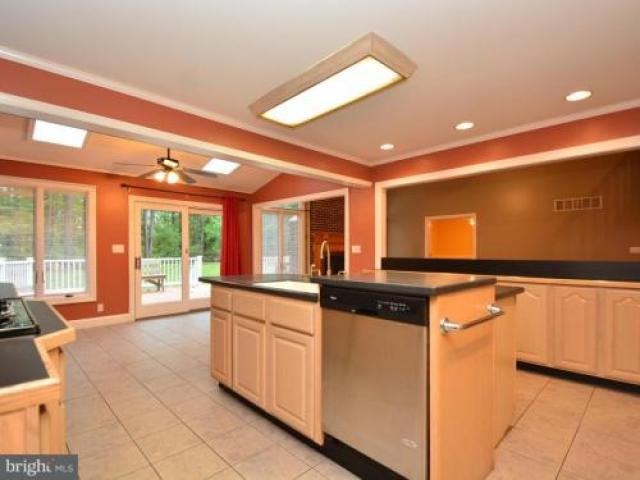 3924 Deer Park Ct - Photo 2 of 6