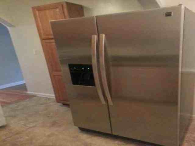 3144 Waterbury Ave - Photo 2 of 6