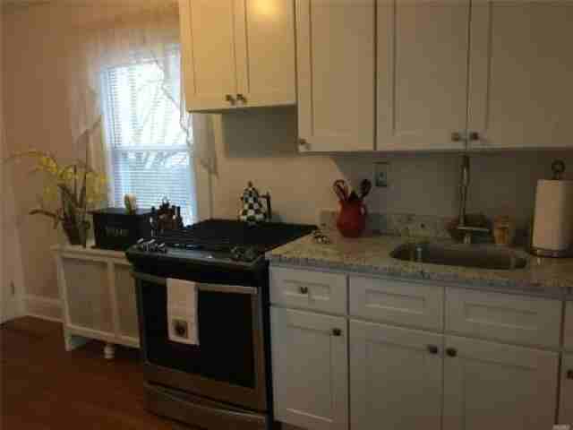 22 Jarvis Pl - Photo 3 of 6