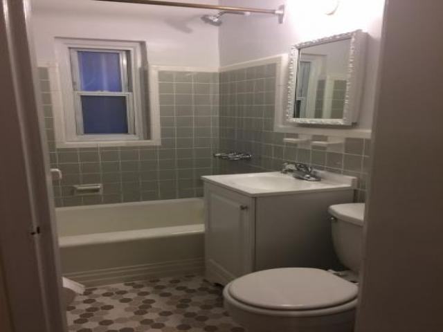 1402 Astor Ave - Photo 3 of 6