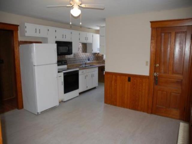 171 Oak St - Photo 3 of 6