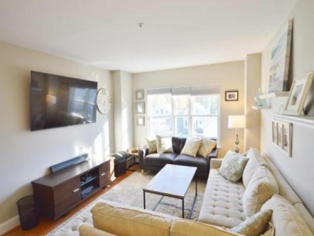 315 Cambridge St - Photo 2 of 6