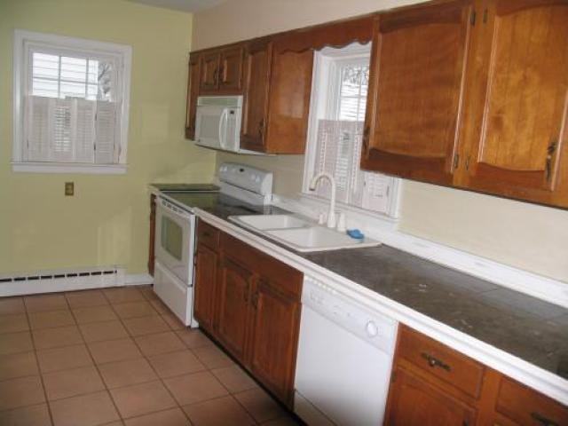640 Goldenrod Ave - Photo 2 of 3