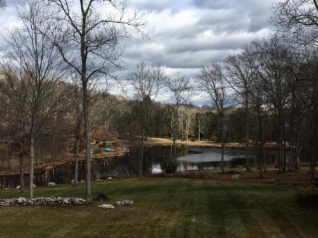 31 Deer Rock Rd - Photo 3 of 6