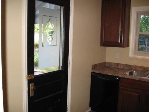 1024 Penn Ave - Photo 2 of 6