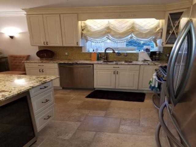 1180 Rhinelander Ave - Photo 2 of 6