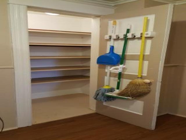 416 Henry St - Photo 2 of 5