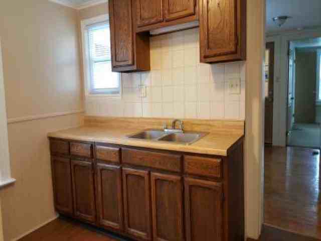 416 Henry St - Photo 3 of 5