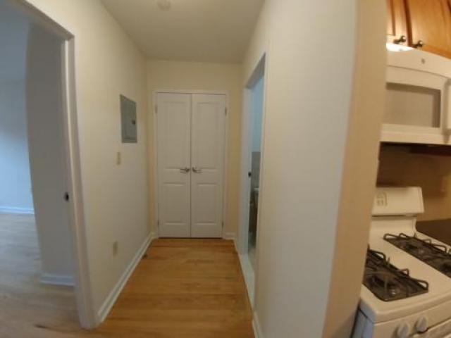 2025 Cruger Ave - Photo 3 of 6