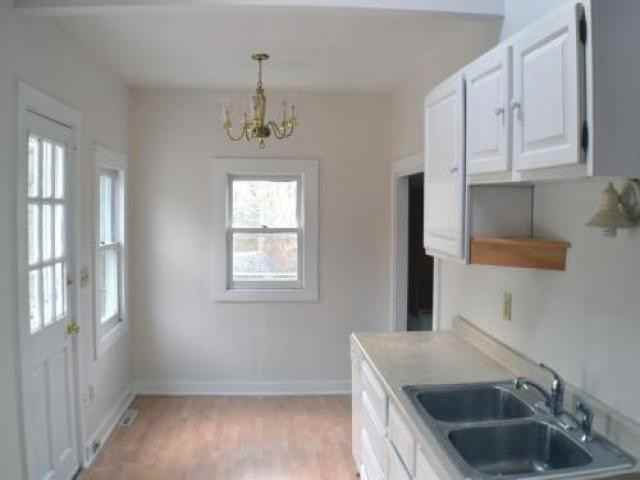 32 Old County Rd - Photo 3 of 6