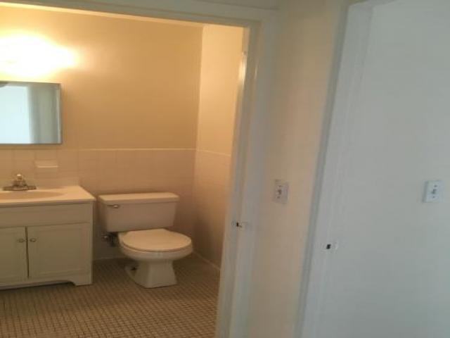 1750 Sedgwick Ave - Photo 2 of 6