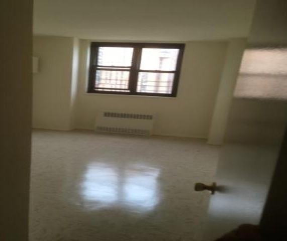 1750 Sedgwick Ave - Photo 3 of 6