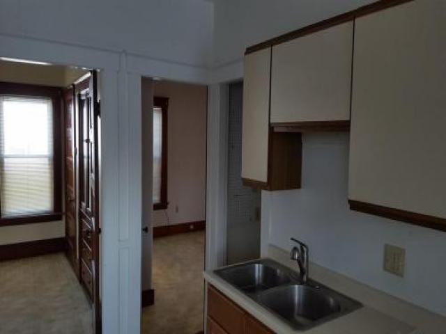 570 Fairmount St - Photo 3 of 6