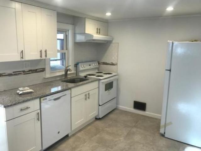 8 Dixon Ave - Photo 2 of 6