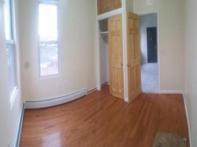 1033 Van Duzer St - Photo 3 of 6