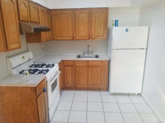 18-20 125th St - Photo 3 of 6