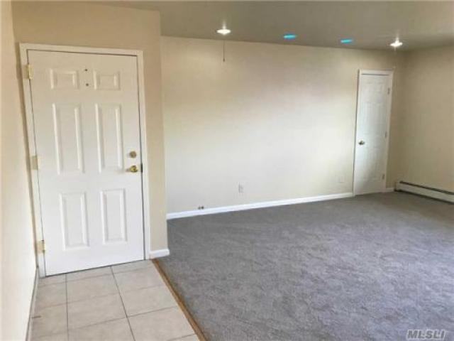 721 Willis Ave - Photo 2 of 6