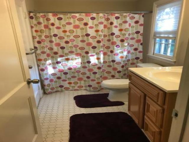 2320 Tucker Ln - Photo 2 of 6