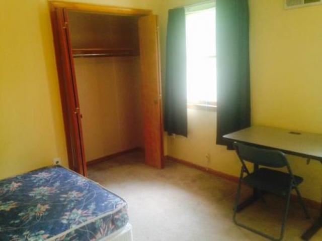 7013 Wells Pkwy - Photo 2 of 6