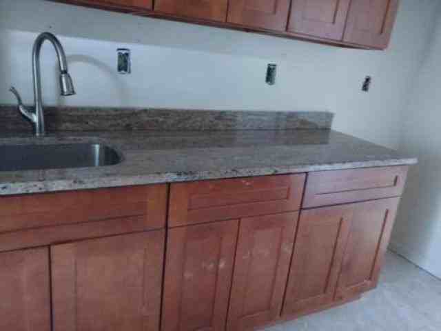 652 Hunts Point Ave - Photo 2 of 6