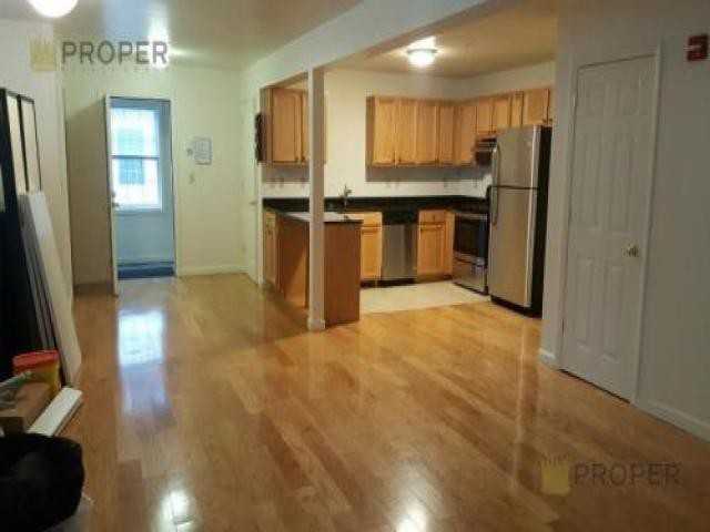 33 Raymond St - Photo 3 of 5