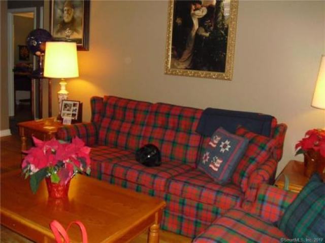 26 High St - Photo 3 of 6