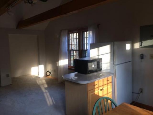 284 Ferry St - Photo 3 of 6