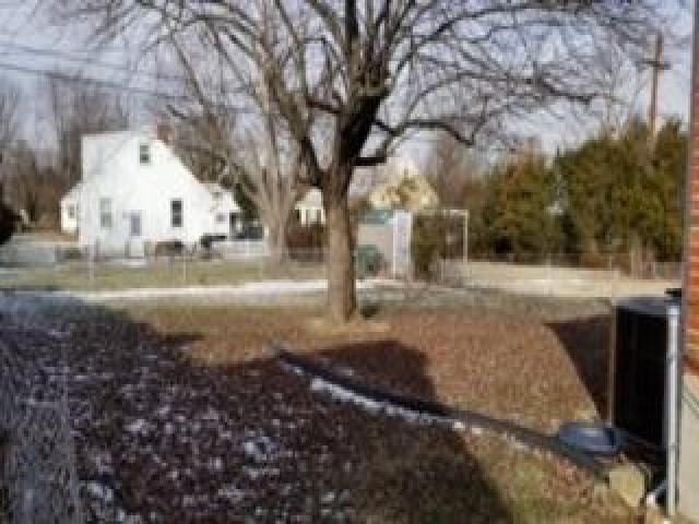 7110 Park Dr - Photo 3 of 6