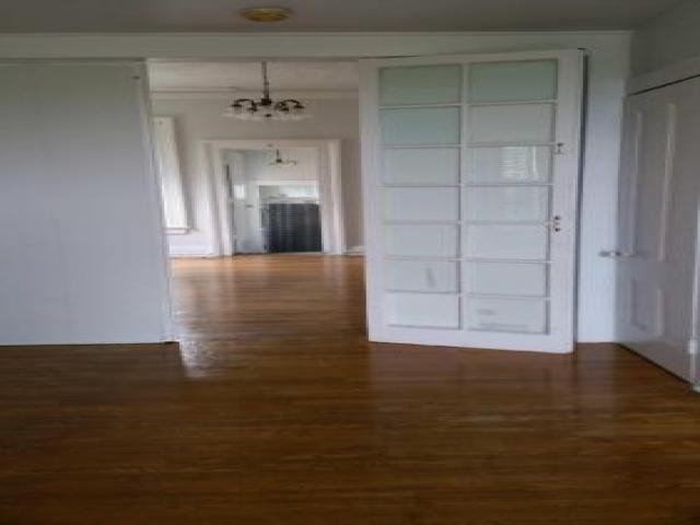 118 Hudson Ave - Photo 3 of 6