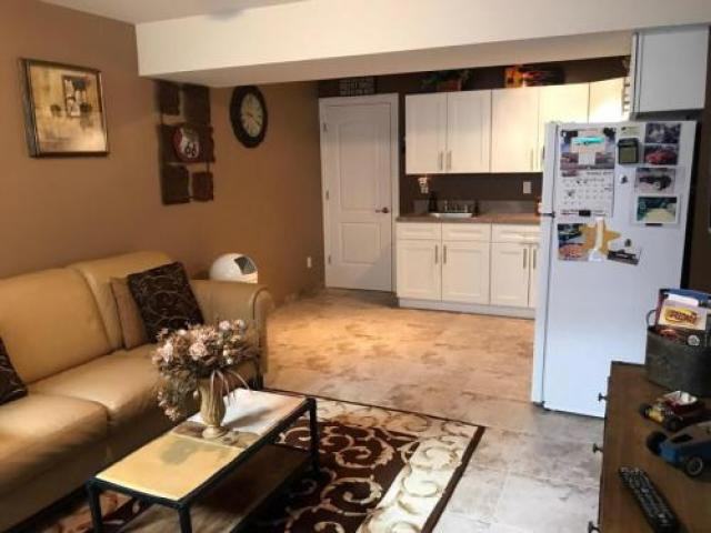 108 Elmbank St - Photo 2 of 6