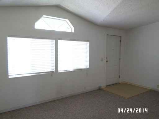 16915 Hickman Ln - Photo 3 of 11
