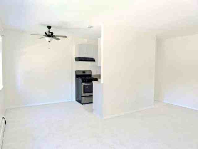 165 Regency Park Dr - Photo 3 of 6