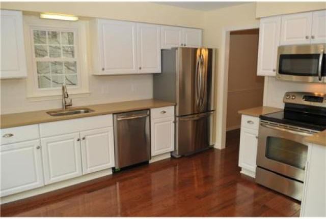 417 Briar Creek Dr - Photo 3 of 6