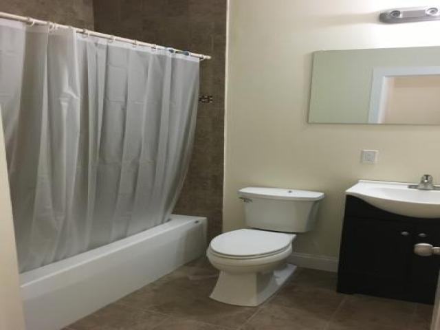 785 Broadway St - Photo 3 of 6