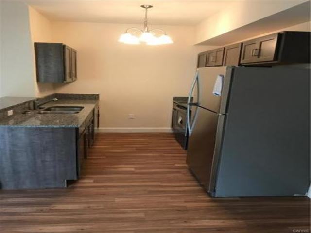 201 Walnut St - Photo 3 of 6