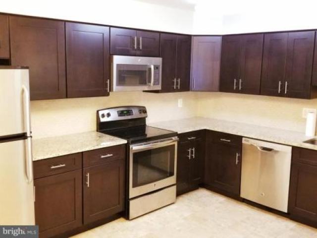 2311 McGregor Ct - Photo 2 of 6