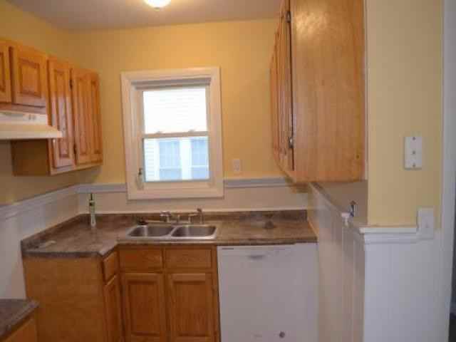 9 Lenox St - Photo 2 of 6