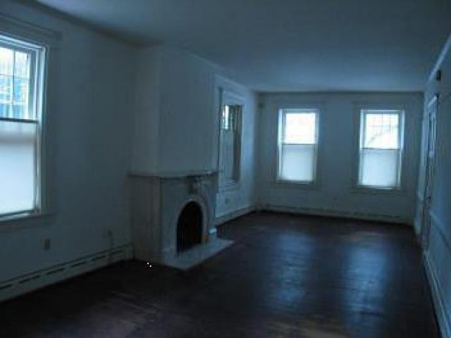 529 E King St - Photo 2 of 6