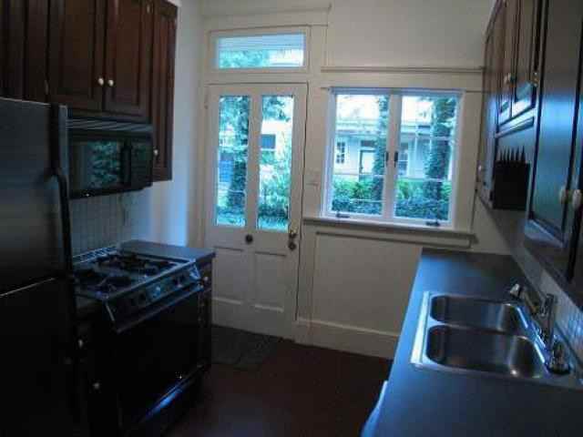 529 E King St - Photo 3 of 6