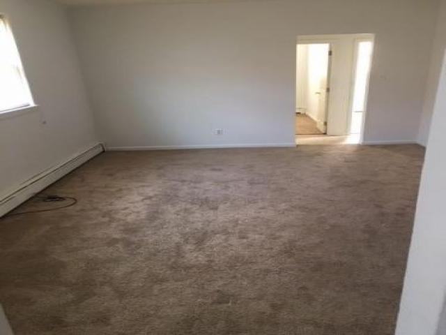 143 Clinton St - Photo 3 of 6