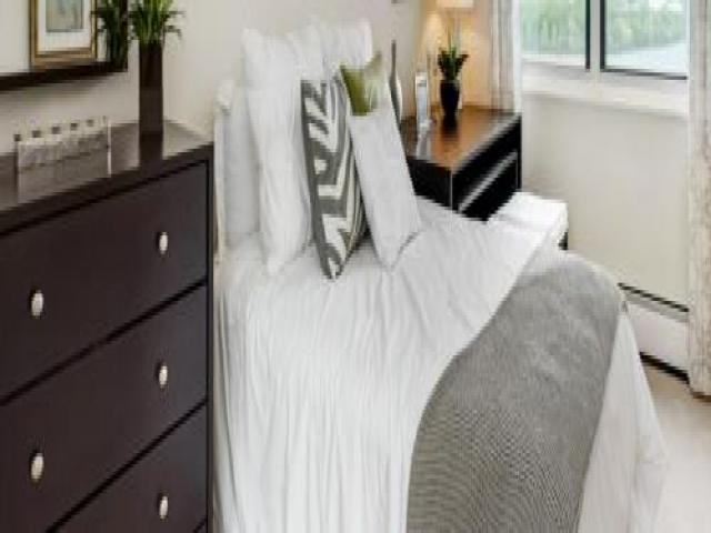 691 Huron Ave - Photo 3 of 6