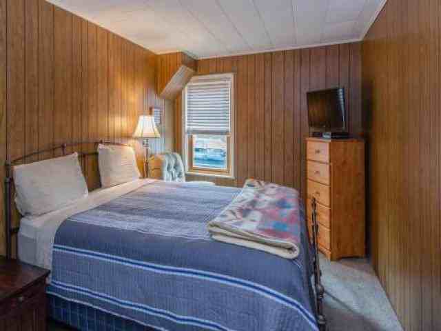 157 Front St - Photo 3 of 4