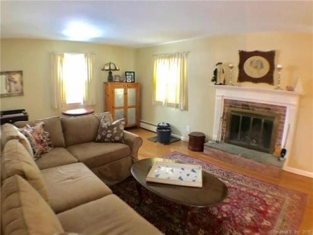 16 Northwood Dr - Photo 2 of 6