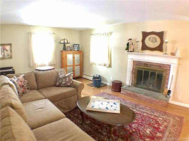 16 Northwood Dr - Photo 3 of 6