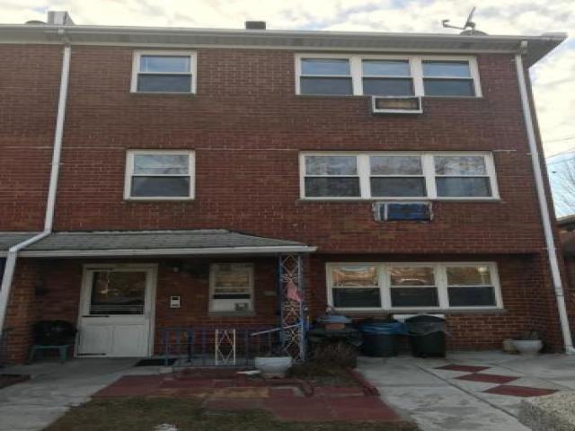 1021 Throgs Neck Expy - Photo 3 of 4