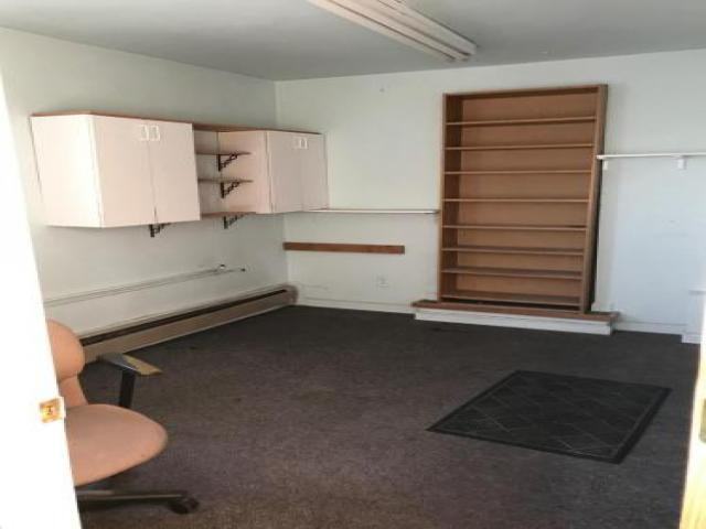 364 Decker Ave - Photo 2 of 4