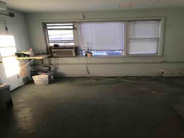 364 Decker Ave - Photo 3 of 4